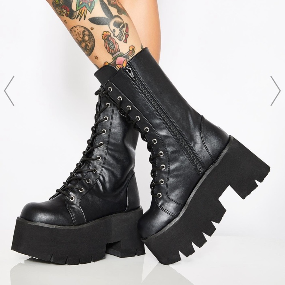 *BRAND NEW* Demonia Platform shoes